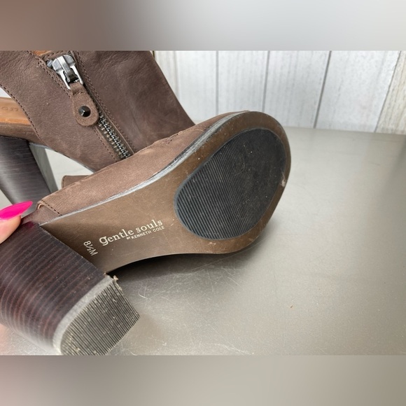 Gentle Souls Womens 8.5 Brown Comfort Block Peep Toe Heels Sandals - Picture 6 of 7